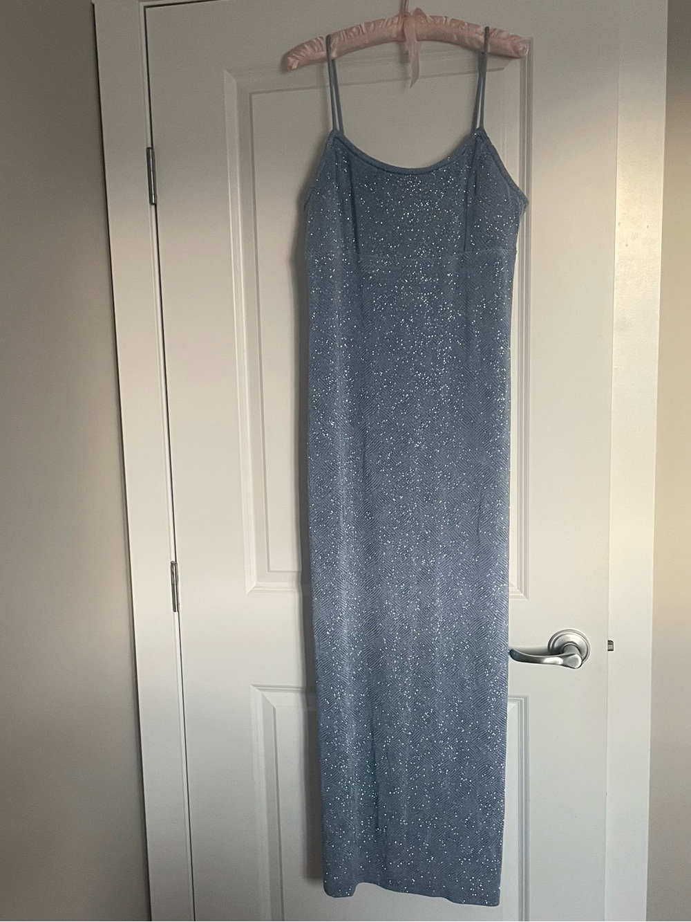 glittery blue gown💝